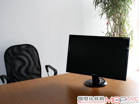 公司会议室偷拍 奇美 24VD液晶显示器