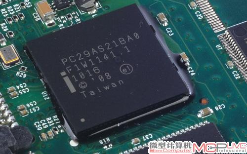 在主流固态硬盘上广泛使用的IDX110M01-LC主控芯片