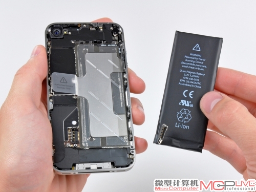 iPhone内置的电池使用的是锂聚合物电芯。