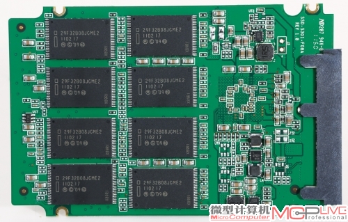 SMP35 Client 480GB内部结构，由SandForce SF-2281VB1 8通道主控芯片、16颗英特尔25nm同步ONFI MLC颗粒构成。
