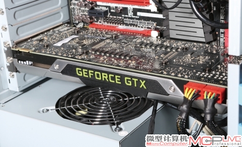 NVIDIA GeForce GTX 690可以支持四屏显示